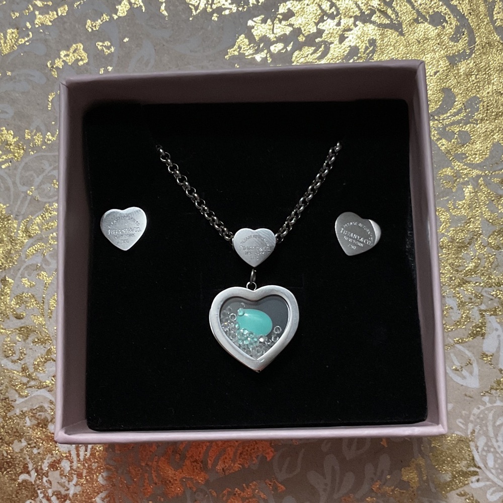 Silver Heart Jewelry Set with Blue Accents